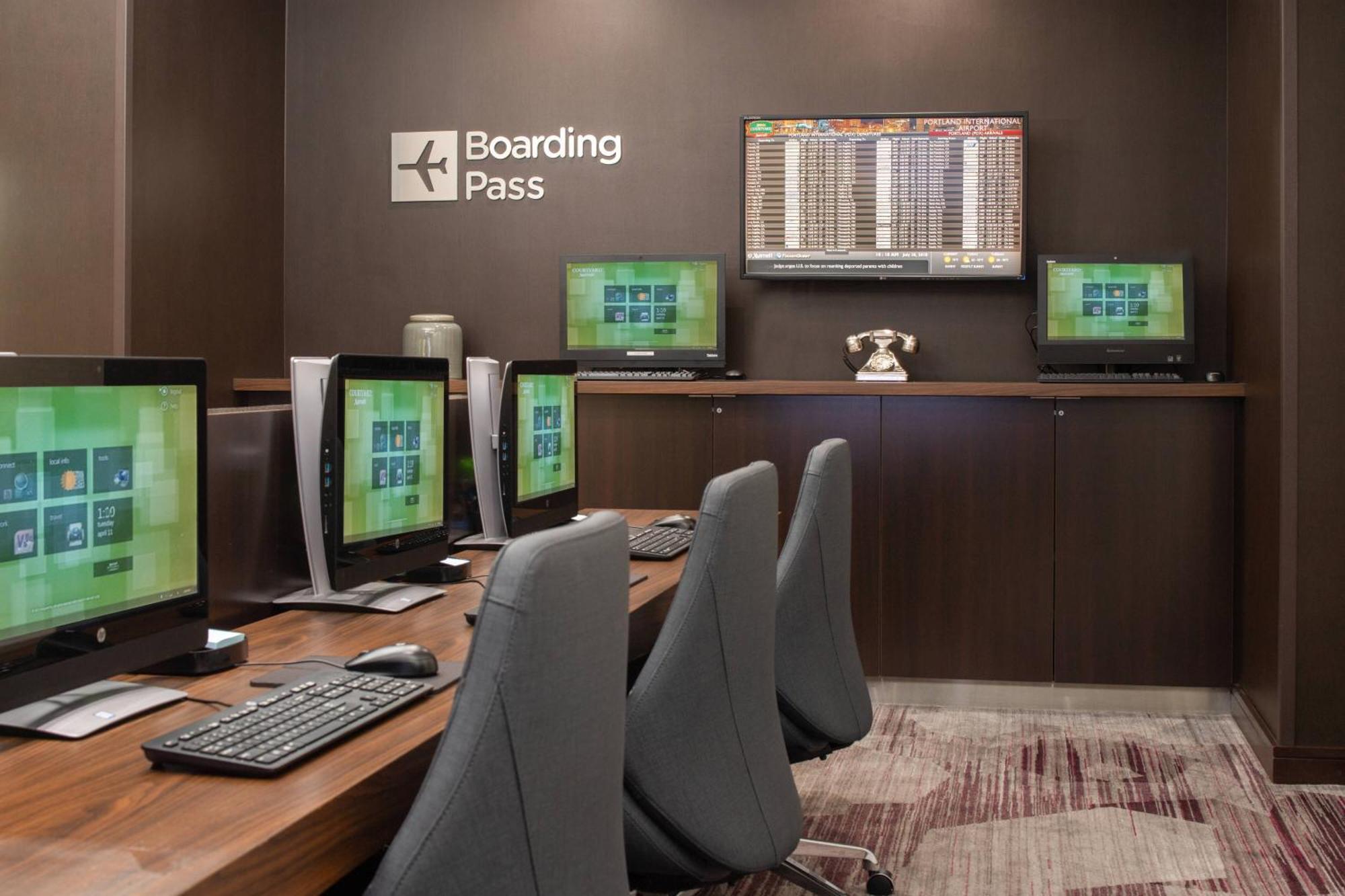 Courtyard By Marriott Portland Airport Ξενοδοχείο Εξωτερικό φωτογραφία