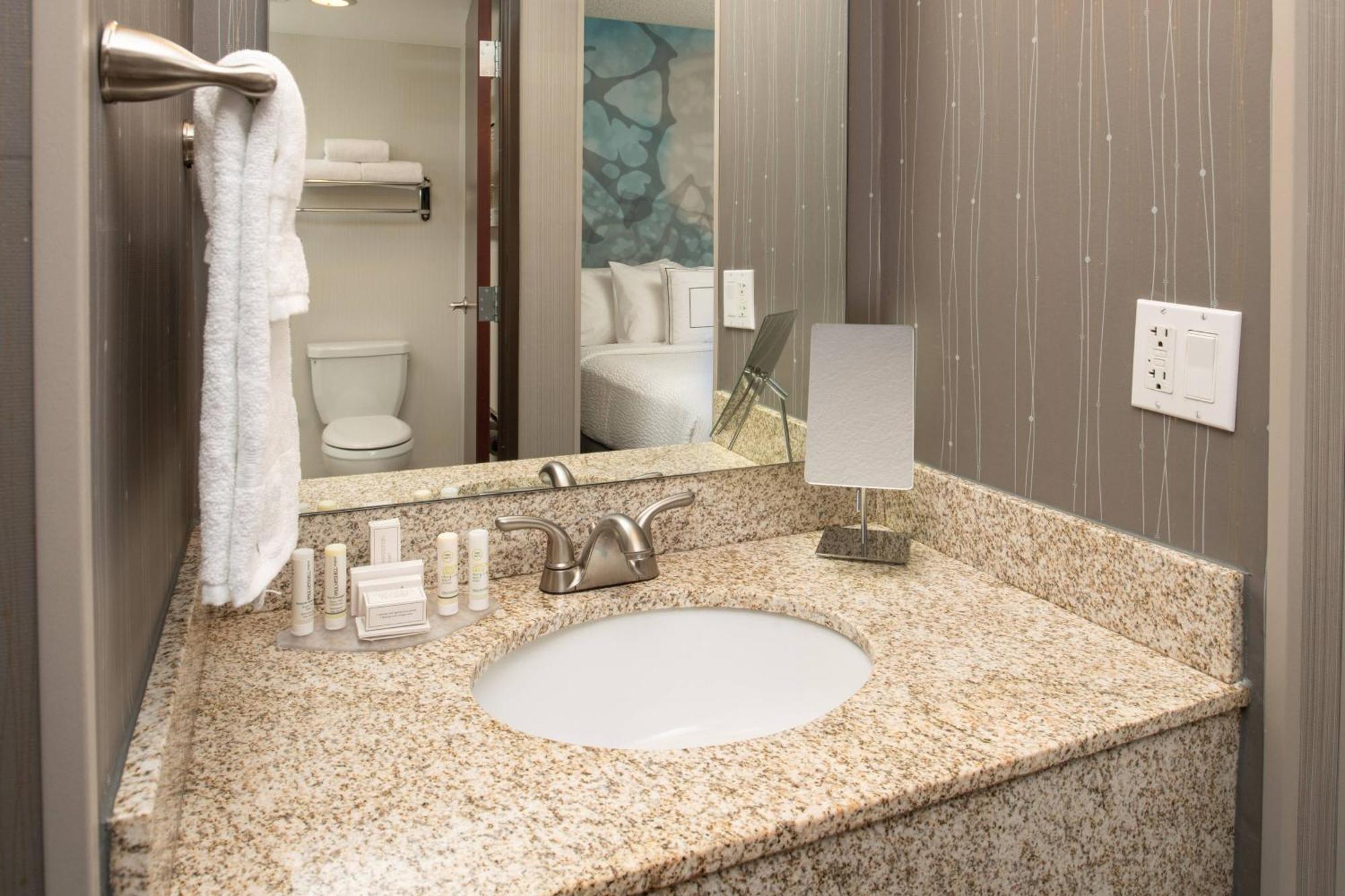 Courtyard By Marriott Portland Airport Ξενοδοχείο Εξωτερικό φωτογραφία