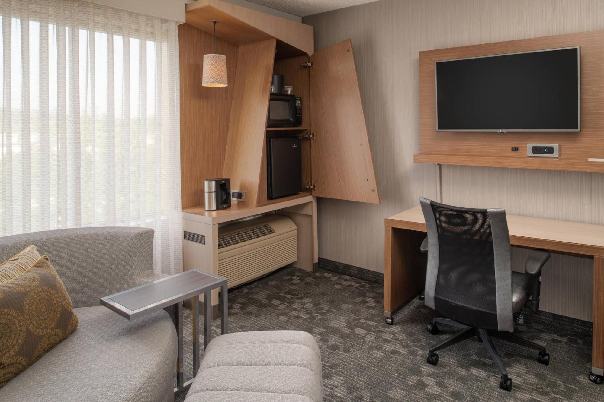 Courtyard By Marriott Portland Airport Ξενοδοχείο Εξωτερικό φωτογραφία