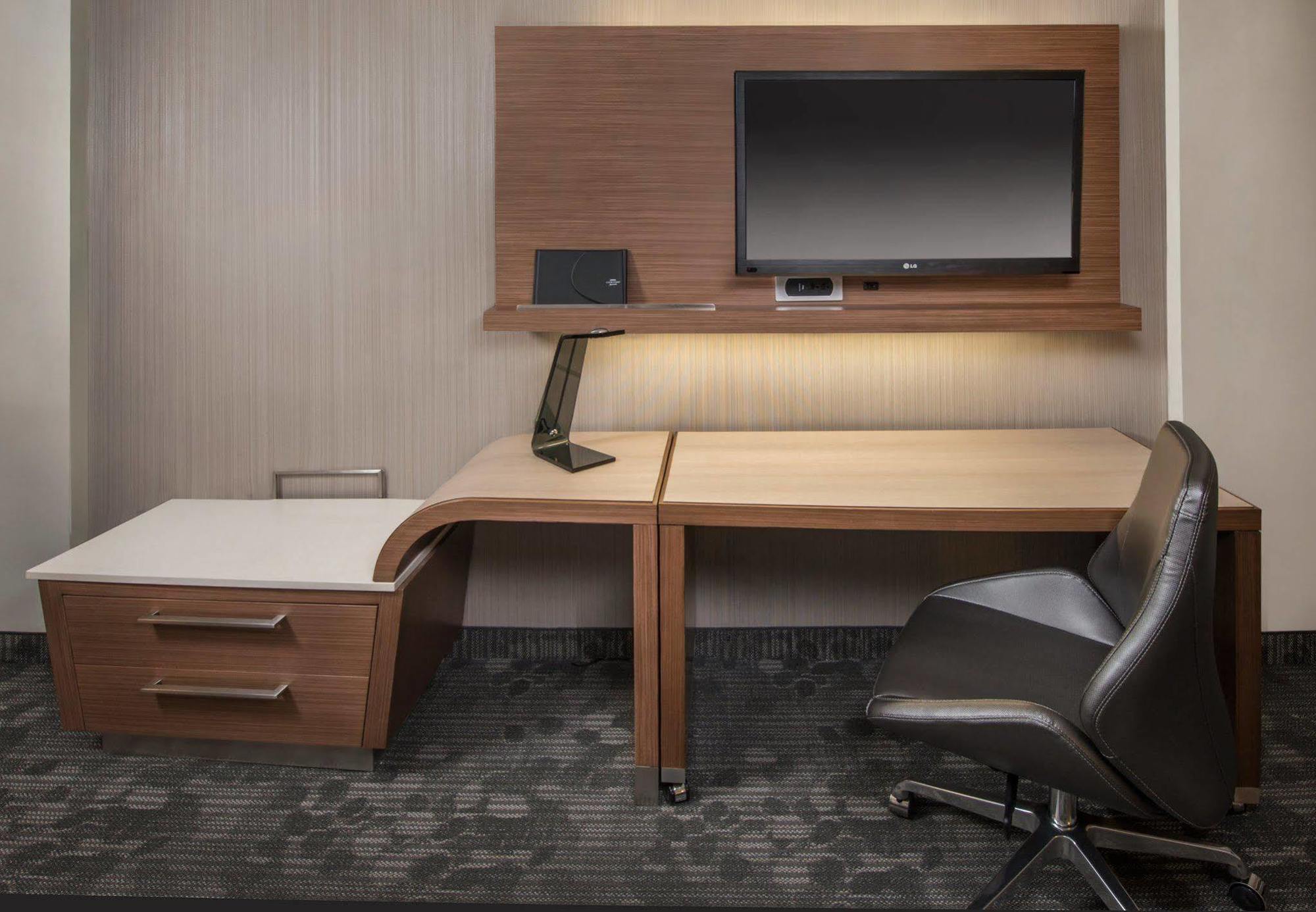 Courtyard By Marriott Portland Airport Ξενοδοχείο Εξωτερικό φωτογραφία